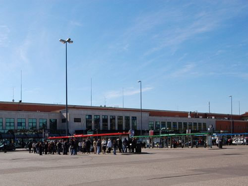 treni aerei autobus verona pasqua foto